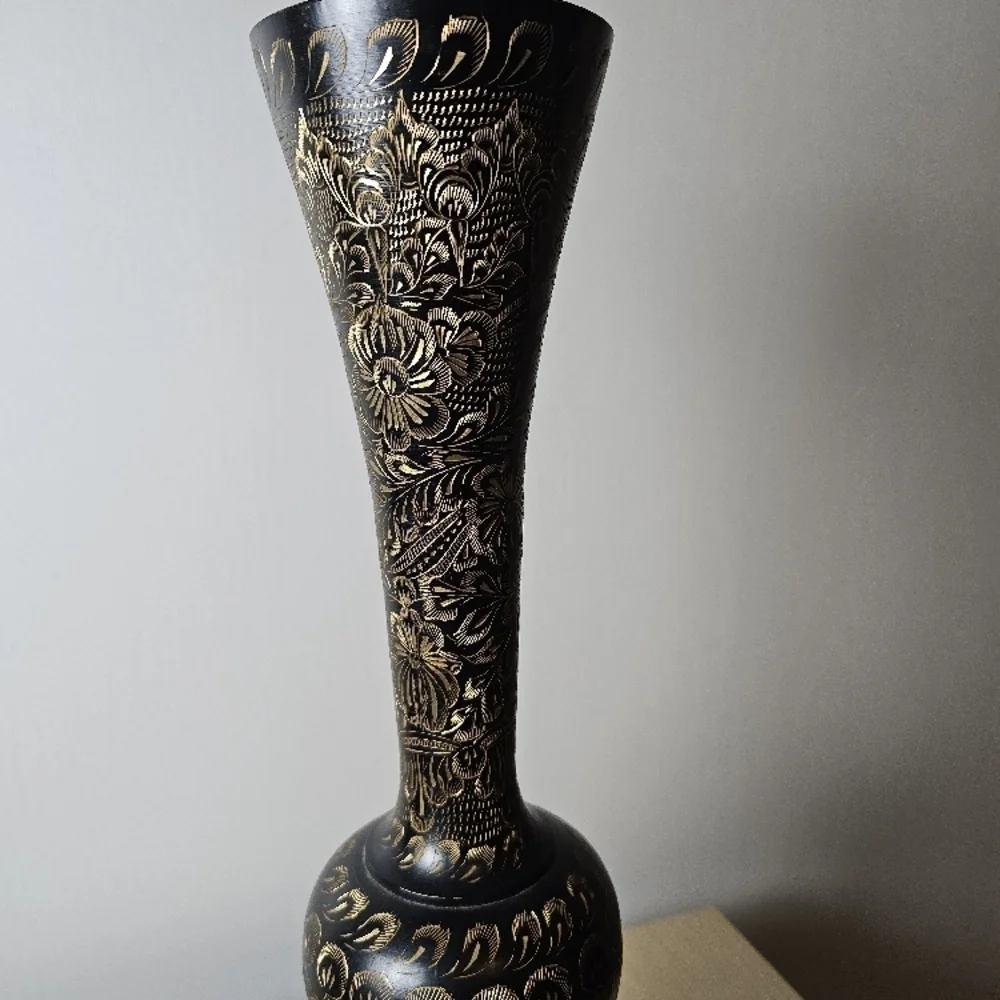 Elegant Black and Gold Vase